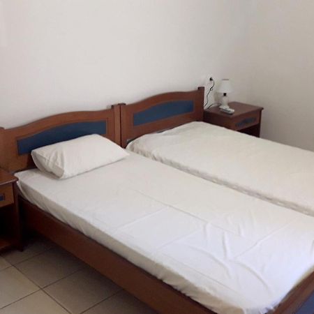 Theofilos Appartements Livadi  Zimmer foto