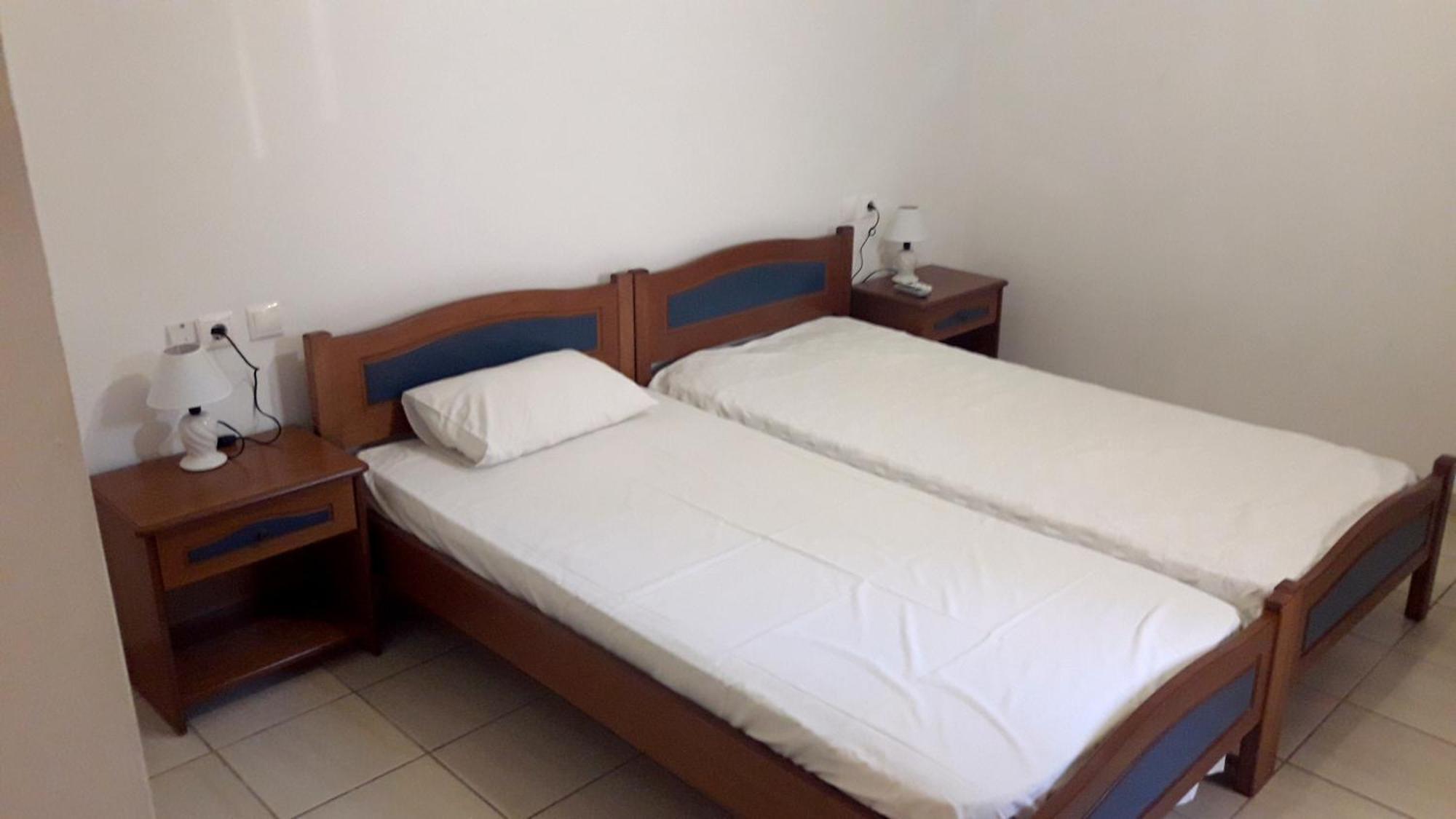 Theofilos Appartements Livadi  Zimmer foto